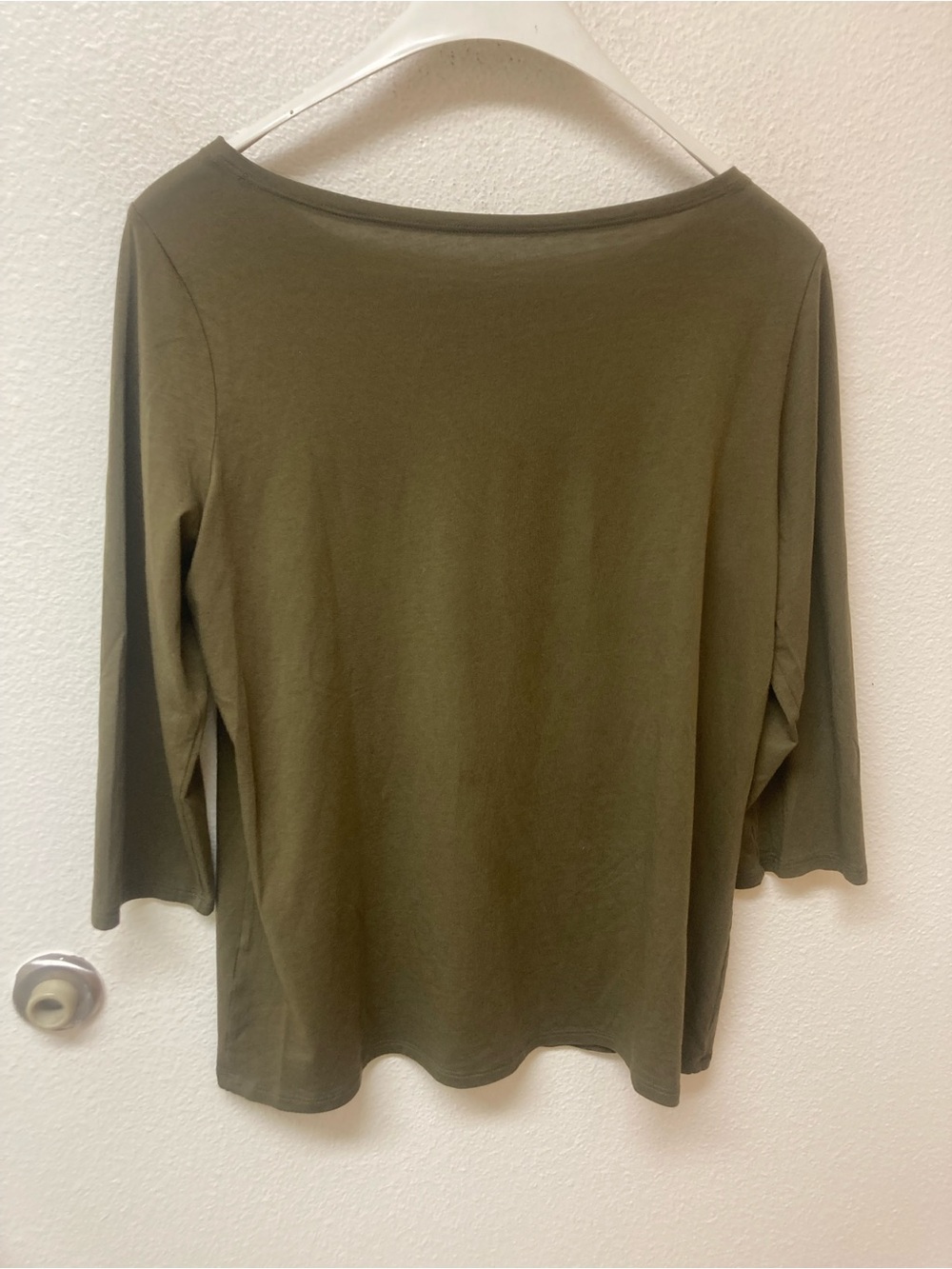 GARNET HILL Olive Green Top 3/4 Length Sleeves (L) - Picture 4 of 5